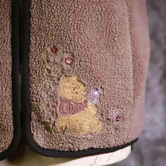 Walt Disney Winnie the Pooh brown color blocked fleece vest Size M. - Picture 2 of 9